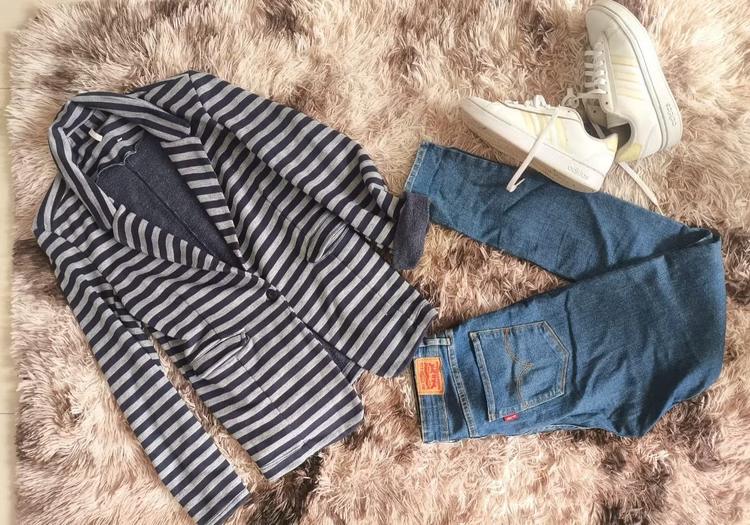 Bazar beneficente tem roupas, acessórios e itens de cama, mesa e banho, em Curitiba