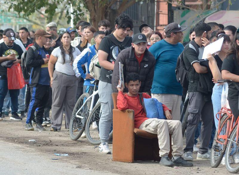 El drama de perder un empleo formal y no poder reinsertarse: "Hago changas y no me alcanza ni para comprar pan"