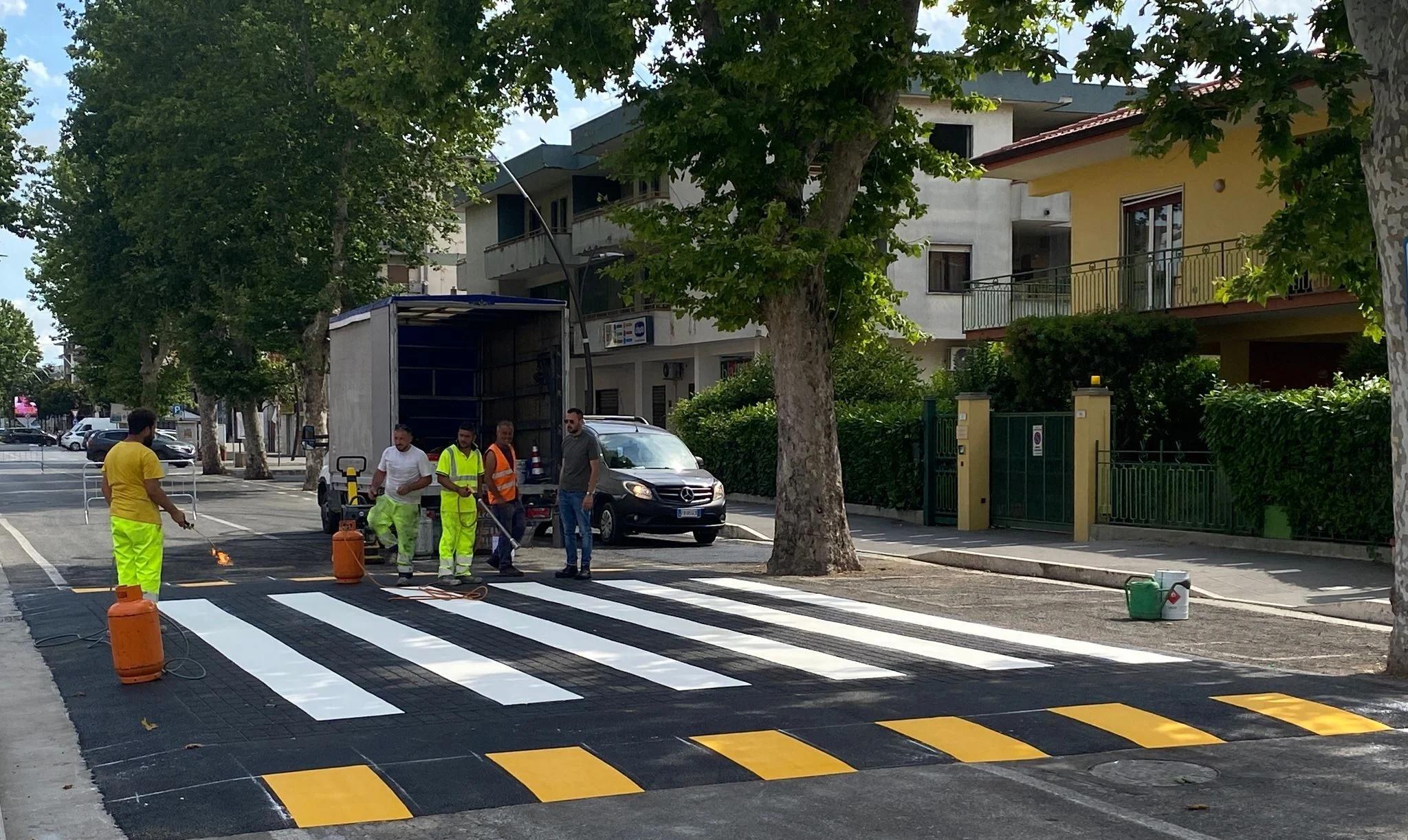 Sicurezza stradale a Capaccio Paestum: realizzato il primo attraversamento pedonale rialzato