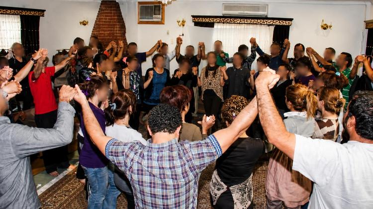 50 mil mesquitas fecham, enquanto cristianismo cresce no Irã: "O Islã está morrendo"