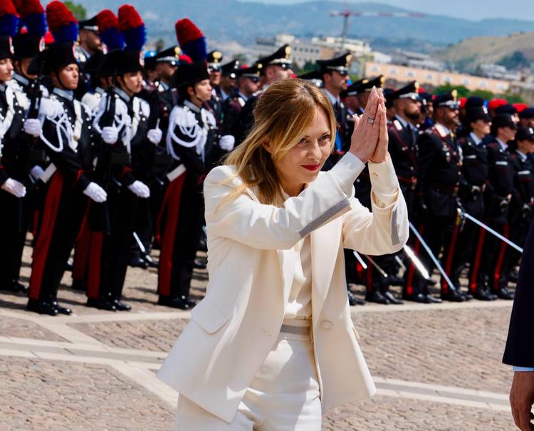 Il "Times" applaude il record di Giorgia. "Una longevità straordinaria dopo 68 governi"