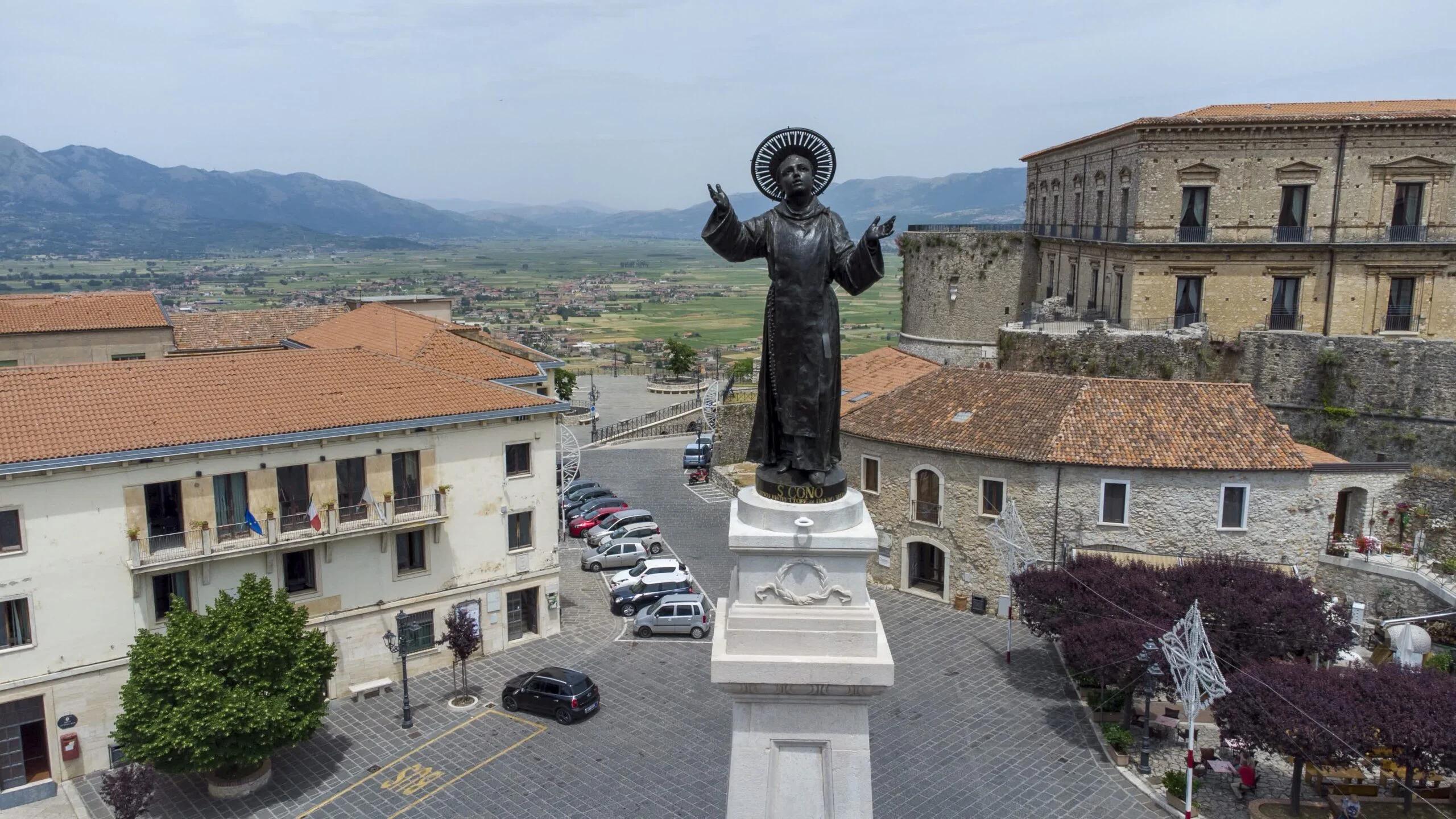 Teggiano, il centro storico si accende con quattro serate di spettacoli dal vivo per San Cono