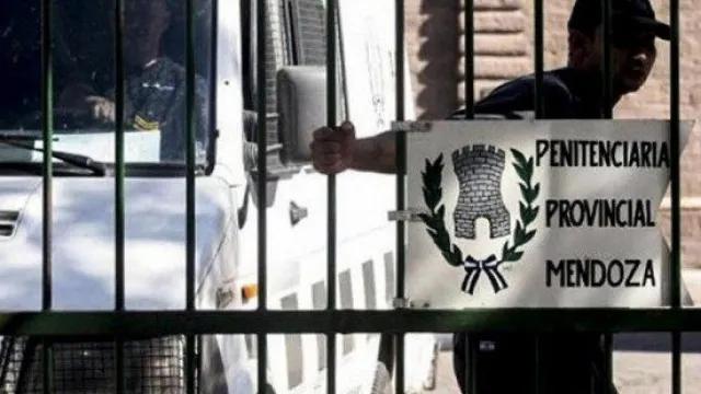 Homem é acusado de deixar o pai de 72 anos morrer de fome na Argentina
