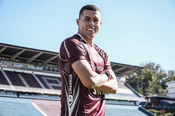 Caxias comunica saída de atacante