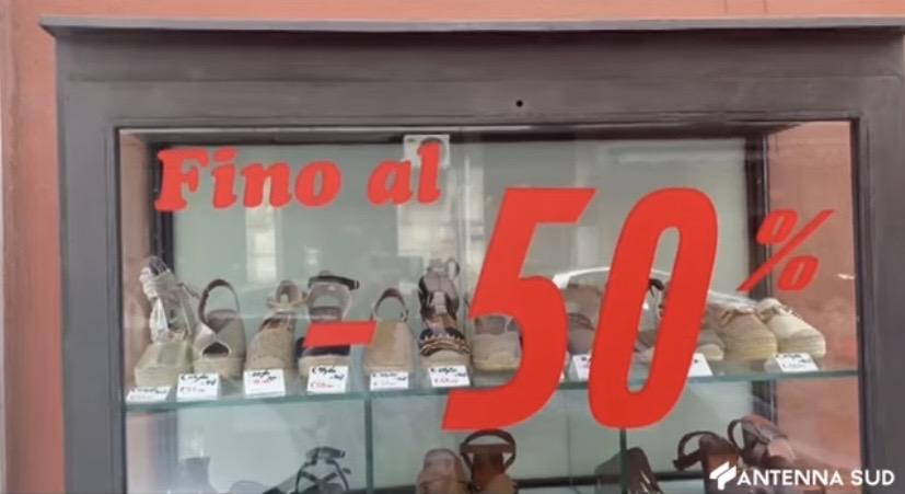 Bari, saldi tra alti e bassi: turisti ok, cantieri problematici