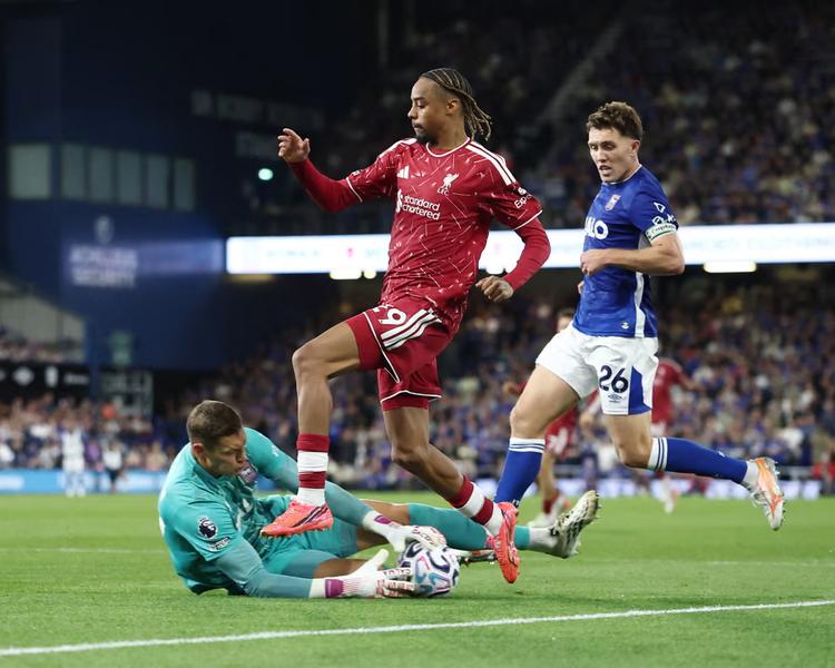Bradley Barcola sous les couleurs de Liverpool