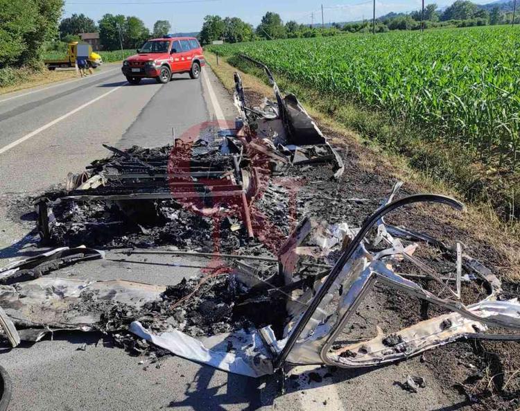 busano roulotte in fiamme in via valperga