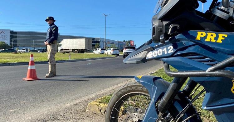 PRF reforça efetivo para fiscalizar rodovias durante o feriado da Independência em Santa Catarina