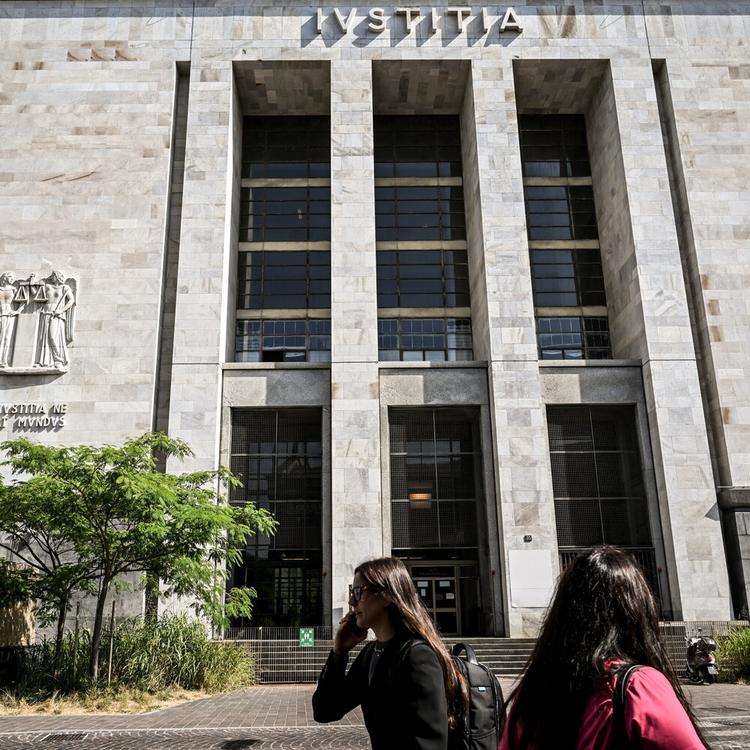 Giro di escort per clienti facoltosi (anche calciatori di serie A), 4 arresti a Milano