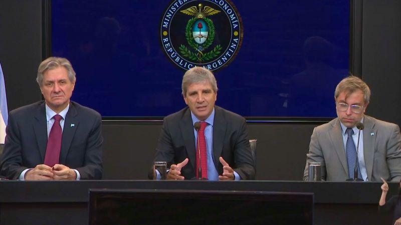 Luis Caputo presentó el plan financiero hasta 2027: "La nueva deuda es para refinanciar pasivos heredados"