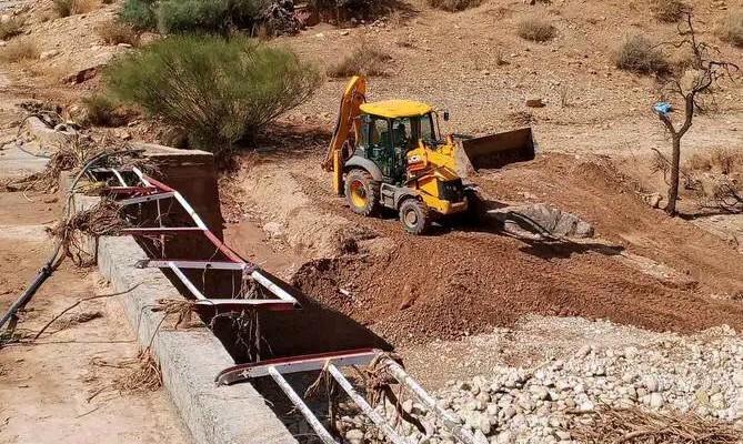 عامل إقليم شيشاوة يتفقد عدداً من المناطق المتضررة من الفيضانات بالزاوية النحلية