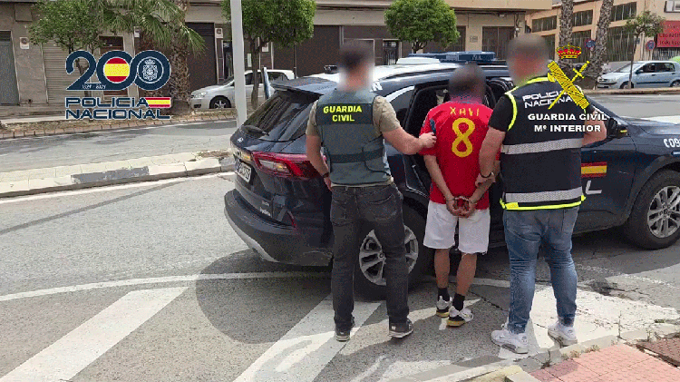#Monforte: Detenido por atracar una gasolinera con un coche robado que terminó calcinado