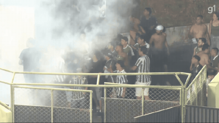 Jogo do Gama, no DF, termina em confusão generalizada na arquibancada; veja VÍDEO