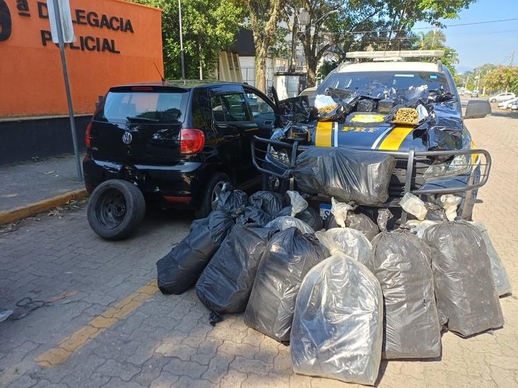 Jovem é preso com 100 kg de droga após perseguição na Dutra, em Resende