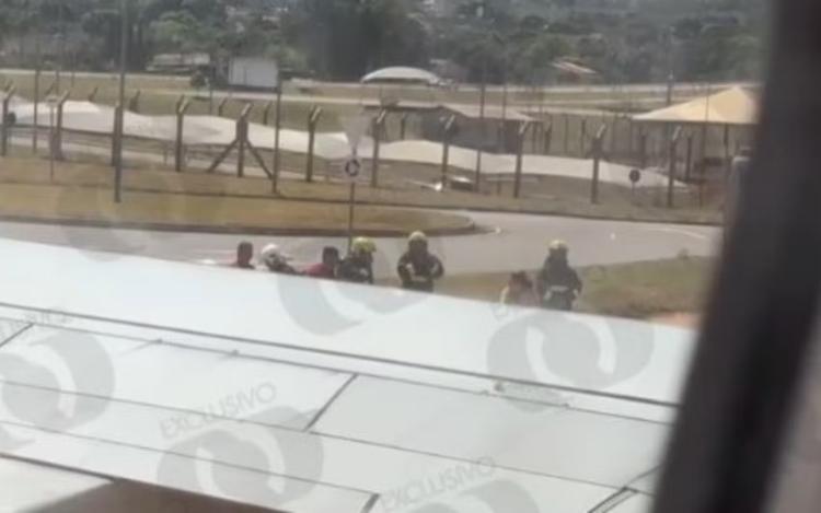 Passageiro de avião que fez pouso de emergência relata momentos de pânico: 'Situação aterrorizante'