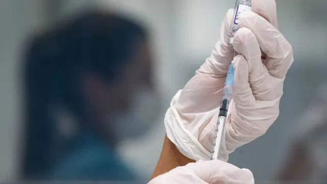Eurofarma anuncia parceria para trazer nova vacina contra chikungunya ao Brasil