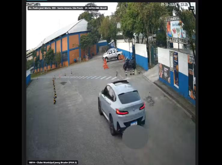 Perícia examina carro com que DJ atropelou e matou pessoa em situação de rua