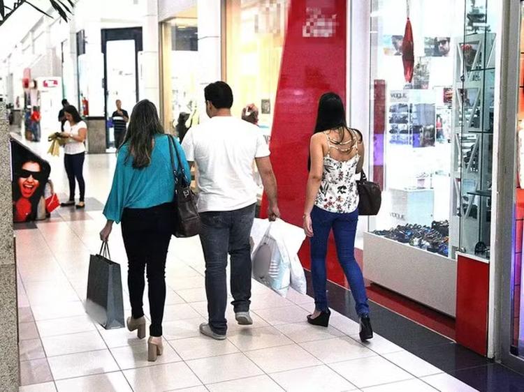 Consumidores de Manaus devem investir até R$ 300 em presentes para o Dia dos Pais