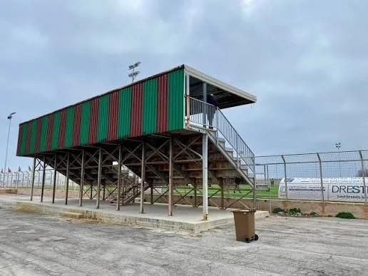 Polignano, uno stadio a metà