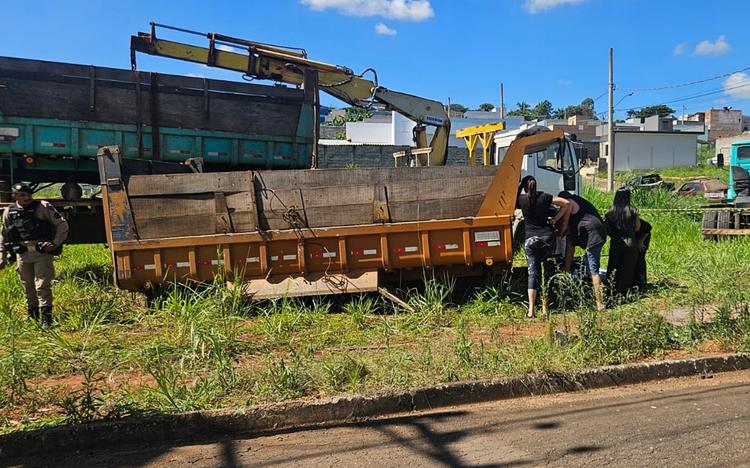 Homem morre após ser atingido por caçamba em Alterosa