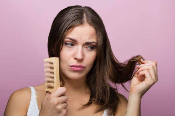 وصفات طبيعية منزلية للتخلص من الدهون المزعجة التي تفقد الشعر حيويته