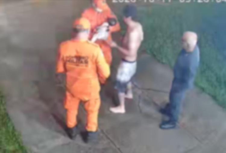 Policiais salvam bebê de 2 meses engasgada após pai pedir ajuda em quartel de MS