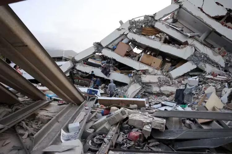 O desespero na Venezuela em dia 'crucial' na busca dos sobreviventes de terremotos