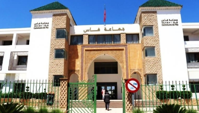 بمقاعد فارغة.. مجلس جماعة فاس يعقد دورة “المشاريع الكبرى”
