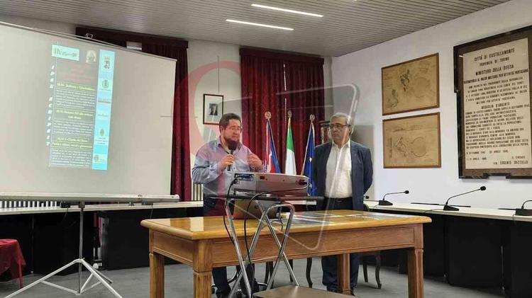 Castellamonte ipse scripsit salone off