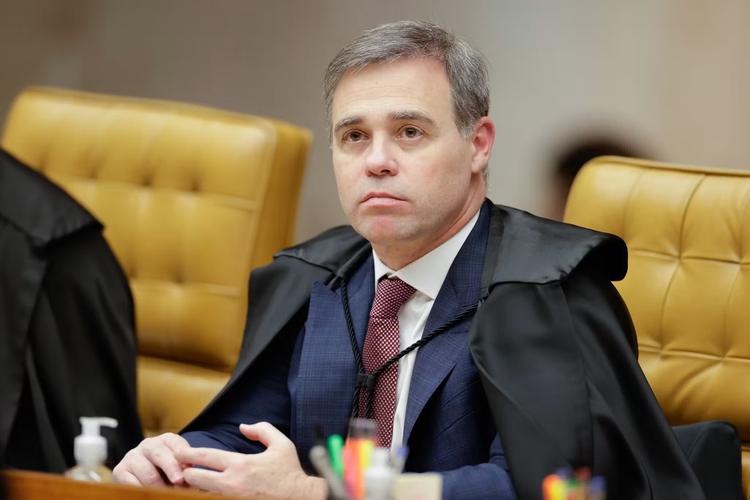Mendonça vai decidir sobre envio de inquérito contra Lulinha à primeira instância