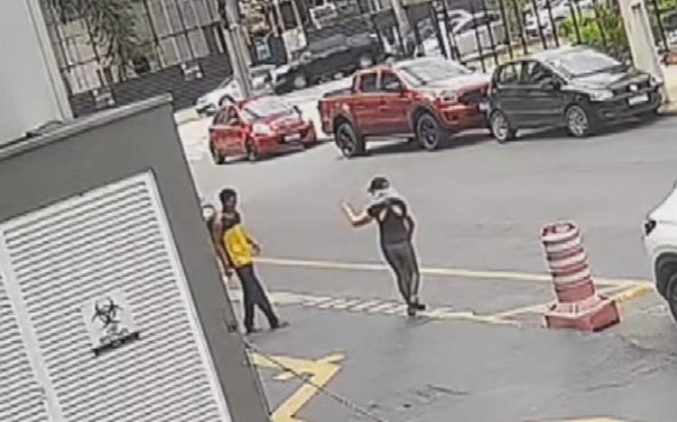 Homem que espancou professora da UFG era procurado pela família e foi achado após notícia sobre crime, diz esposa