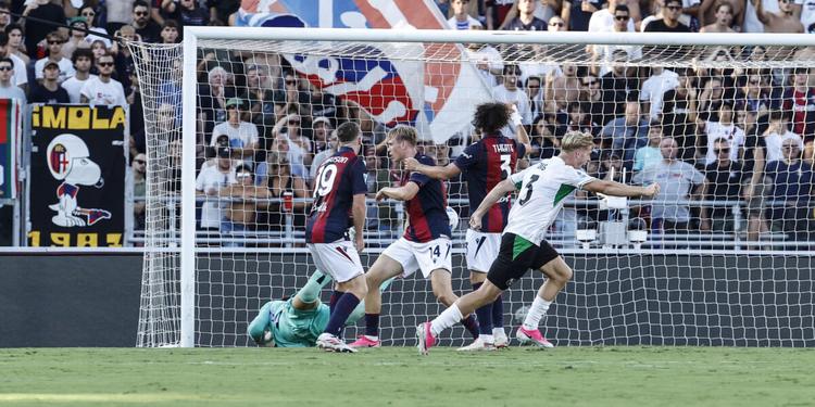 Dovbyk salva il Bologna in extremis: 2-2 nel derby col Sassuolo, è il primo punto per i felsinei