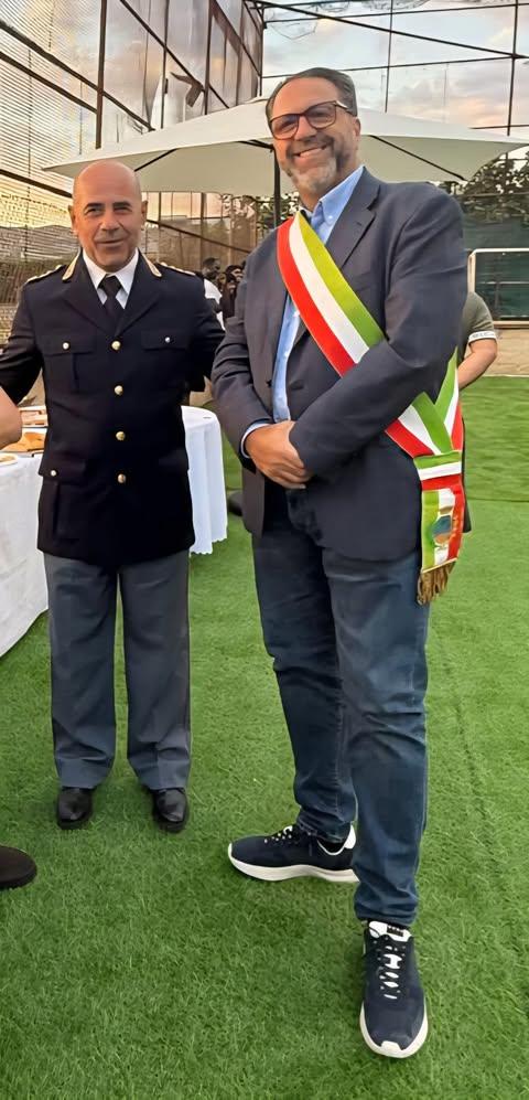 AL COMMISSARIO MAURIZIO CARUSOTTO I MIGLIORI AUGURI PER IL NUOVO PRESTIGIOSO INCARICO Il Commissario della Polizia di St...