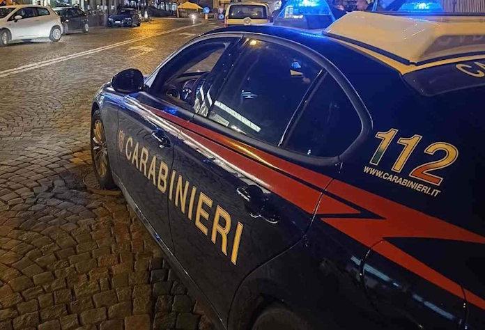 ivrea tenta di dar fuoco
