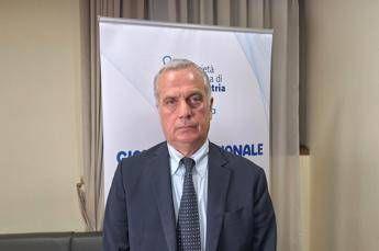 Pediatra Villani: "Non basta curare, serve medicina dell'età evolutiva"