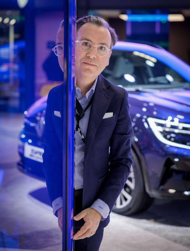 Renault, la sfida di Belloni: “Con Twingo vogliamo rendere l’elettrico accessibile senza perdere emozione”