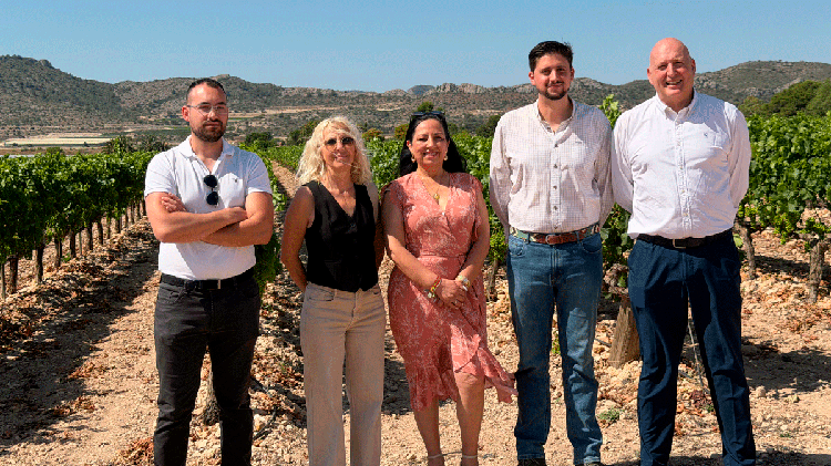 #Novelda: Una visita institucional a La Horna visibiliza la preocupación por el impacto de las plantas solares en el Medio Vinalopó
