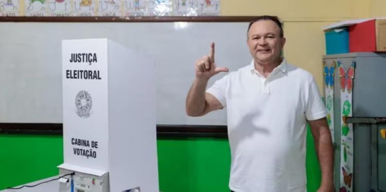 Governador do Maranhão, Carlos Brandão (MDB), vota em Colinas