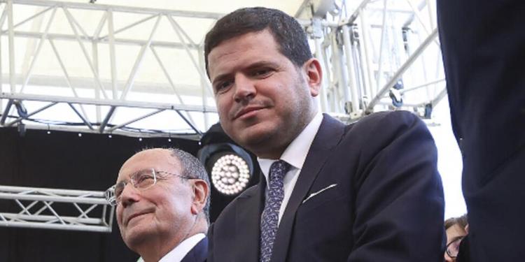 Regione Siciliana, Schifani rispolvera le “mance” e gli alleati rinfoderano le spade