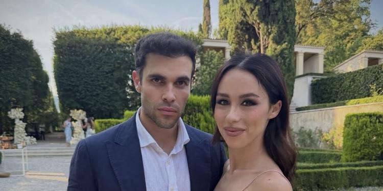 Aurora Ramazzotti e Goffredo Cerza sposi nel paese di Pippo Baudo: la cerimonia nel castello Xirumi Serravalle di Lentini