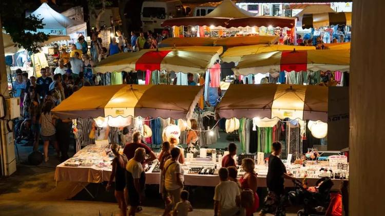 Hérault : les marchés nocturnes de Marseillan Plage reprennent du service