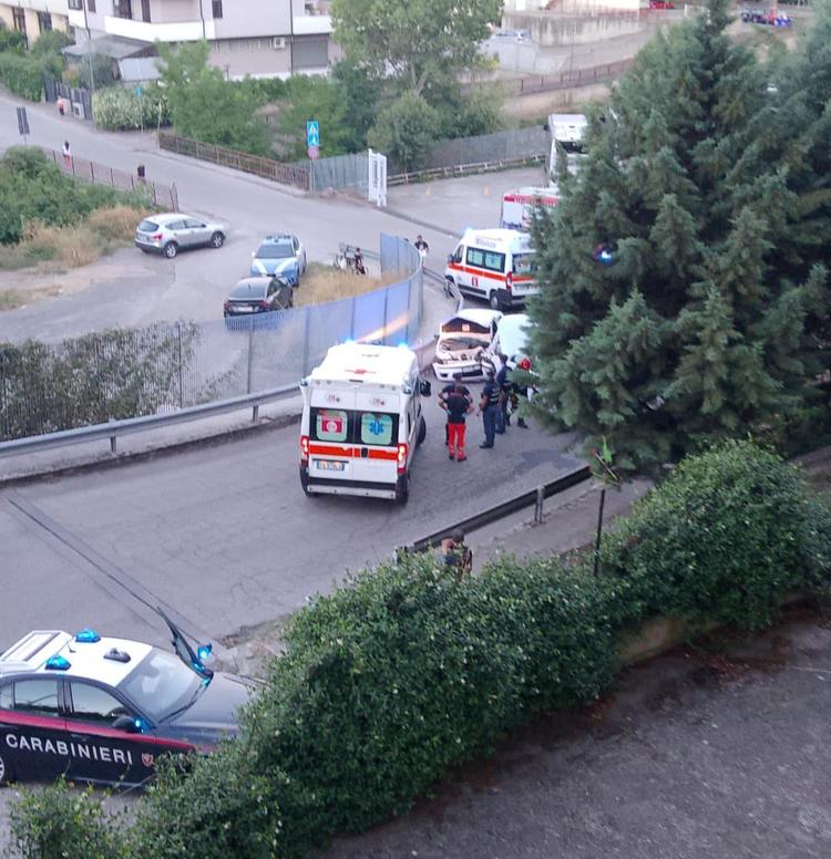Melfi, incidente in via dell’Artigianato: scontro frontale tra due auto