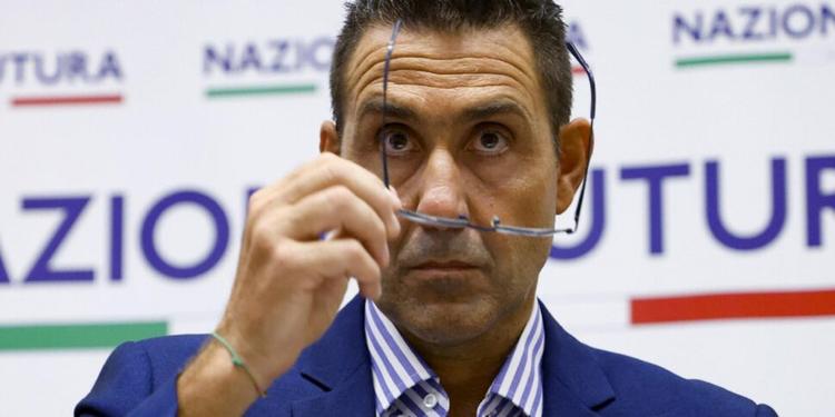 Le “truppe” di Vannacci in Sicilia: la Destra teme lo smottamento