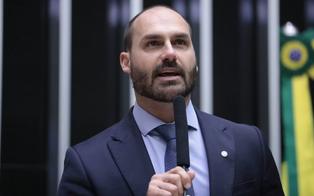 Eduardo Bolsonaro é demitido de cargo da Polícia Federal