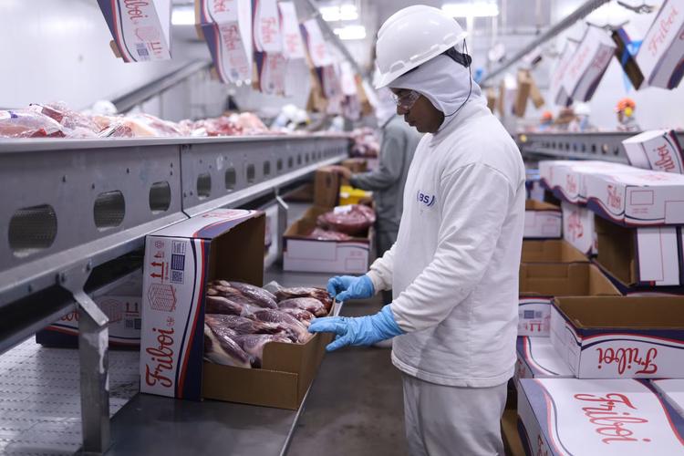 Por que a carne não deve ficar mais barata mesmo com a redução das exportações para a China?