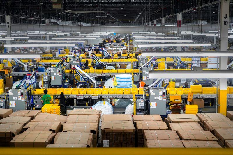Amazon destronó a Walmart y ya es la empresa más grande de EEUU
