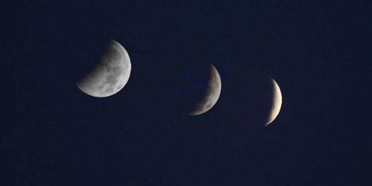 La Luna quasi spenta saluta l'alba: l'eclissi fotografata dall'Etna