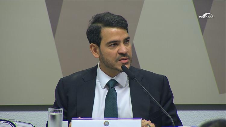 Jorge Messias se emociona ao falar sobre trajetória: 'Serviço público dedicado às pessoas'