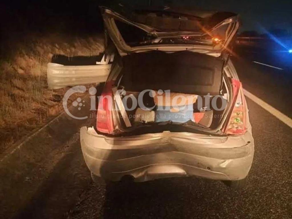 Incidente sulla A2 del Mediterraneo a Eboli: un ferito lieve nella tarda serata