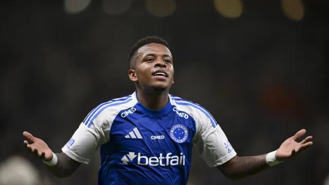 Cruzeiro vira sobre Fla no último lance, e Palmeiras pode abrir vantagem